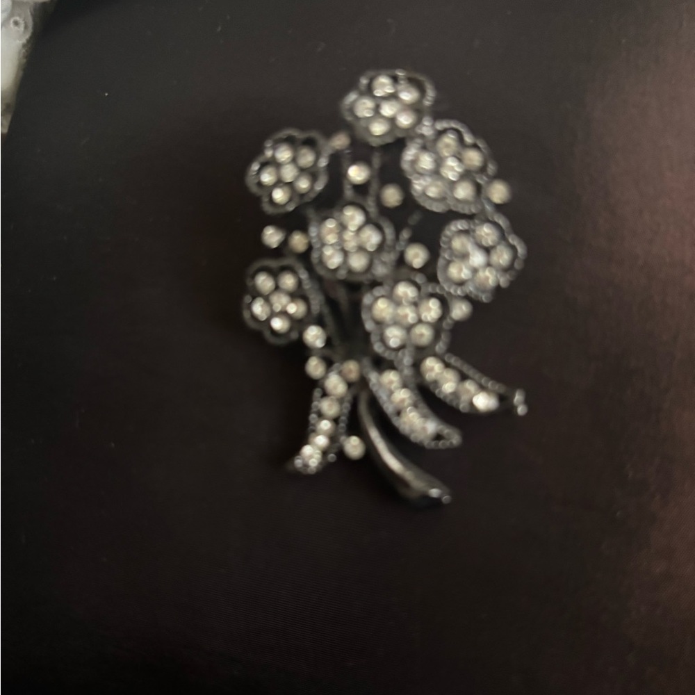 Elegant Silver Floral Brooch